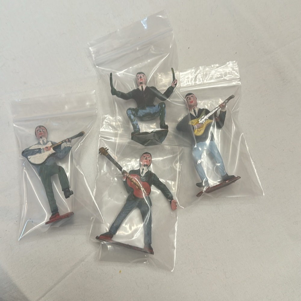 THE BEATLES CAKE DECORATION-VINTAGE. John, Paul, George & Ringo C-1960’s - Picture 10 of 10